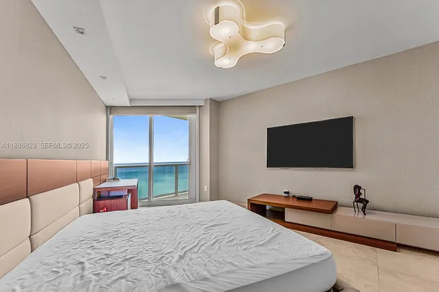 $10,800 | 19333 Collins Avenue, Unit 2607, Sunny Isles Beach, FL 33160