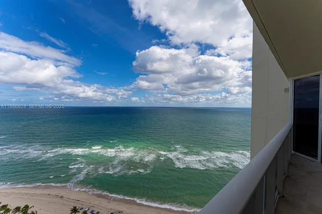 $10,800 | 19333 Collins Avenue, Unit 2607, Sunny Isles Beach, FL 33160