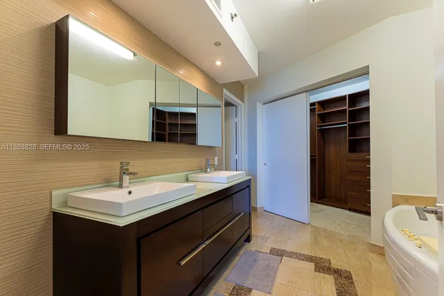 $10,800 | 19333 Collins Avenue, Unit 2607, Sunny Isles Beach, FL 33160