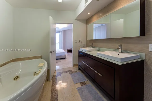 $10,800 | 19333 Collins Avenue, Unit 2607, Sunny Isles Beach, FL 33160