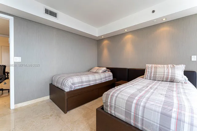 $10,800 | 19333 Collins Avenue, Unit 2607, Sunny Isles Beach, FL 33160