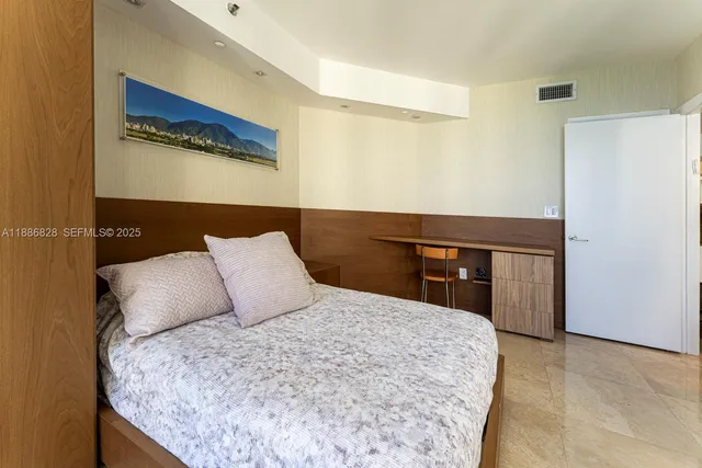 $10,800 | 19333 Collins Avenue, Unit 2607, Sunny Isles Beach, FL 33160