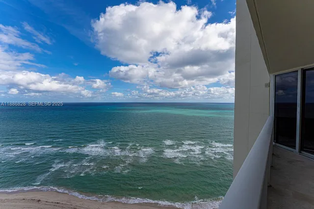 $10,800 | 19333 Collins Avenue, Unit 2607, Sunny Isles Beach, FL 33160