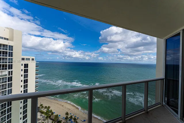 $10,800 | 19333 Collins Avenue, Unit 2607, Sunny Isles Beach, FL 33160
