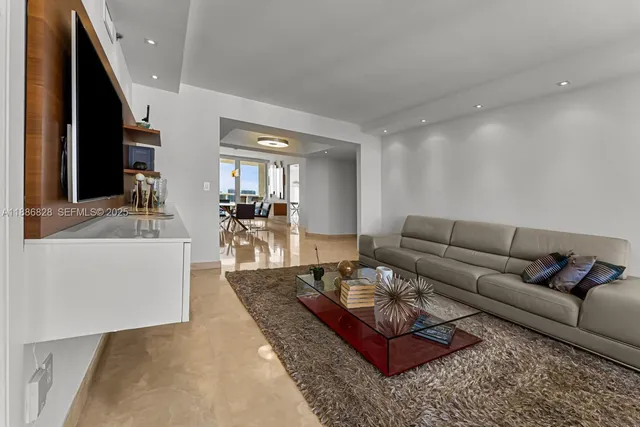 $10,800 | 19333 Collins Avenue, Unit 2607, Sunny Isles Beach, FL 33160