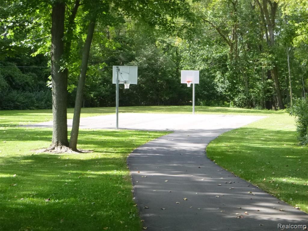 1814 Henbert Road West Bloomfield, MI 48324 - Photo 24 of 24