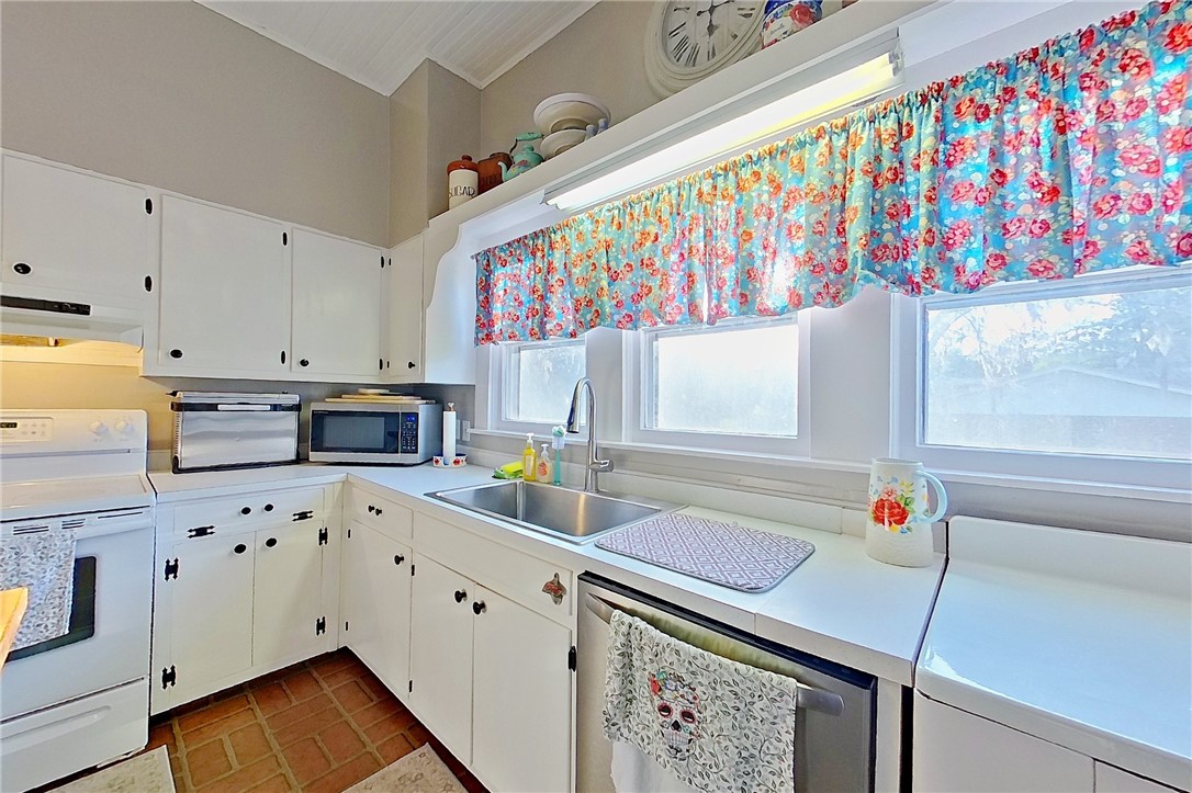 2158 Cherokee Street Waycross, GA 31503 - Photo 17 of 35