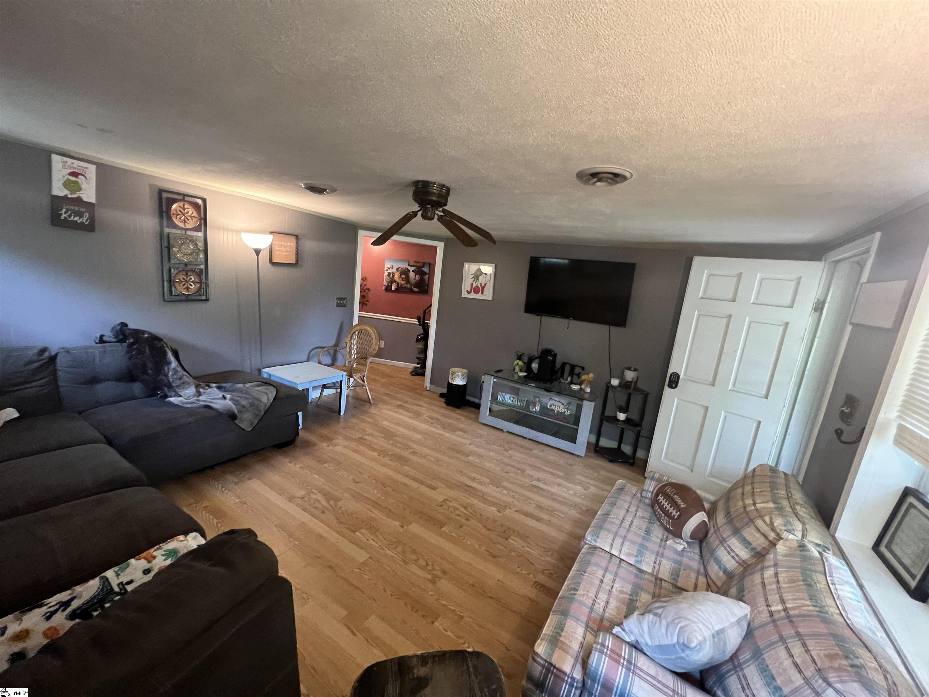709 Friendship Road Seneca, SC 29678 - Photo 5 of 29 Gallery Image 5