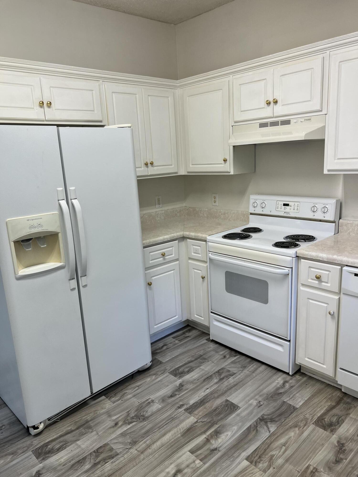 100 Bridgetown Road, Unit 2B Goose Creek, SC 29445 - Photo 4 of 9 Kitchen