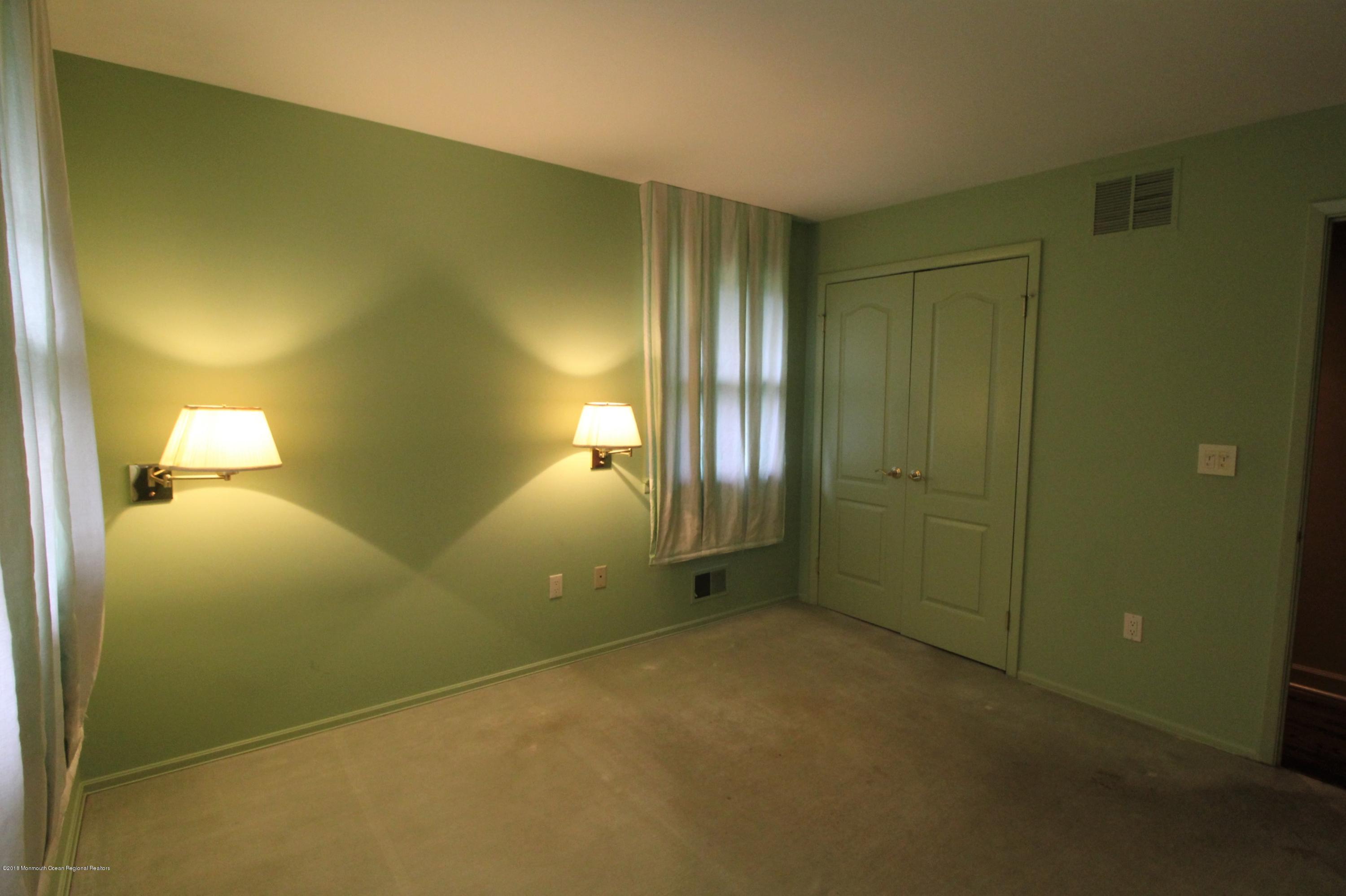 134 Conover Road Morganville, NJ 07751 - Photo 12 of 24