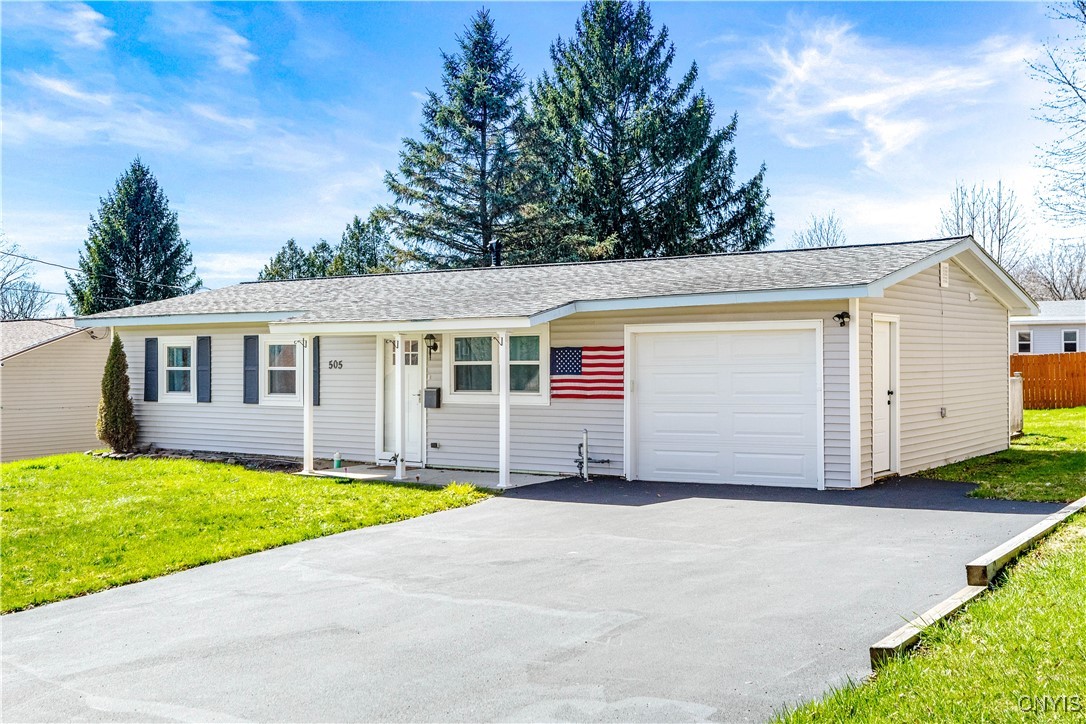 505 Keyes Road Utica, NY 13502 - Photo 2 of 28