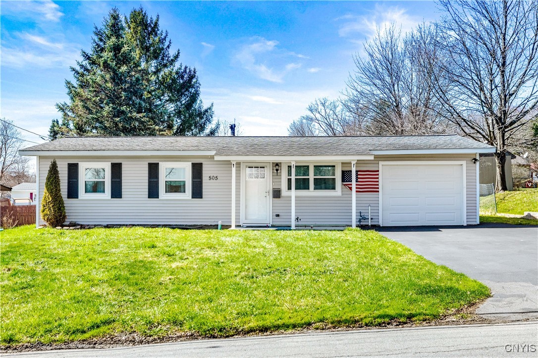 505 Keyes Road Utica, NY 13502 - Photo 3 of 28