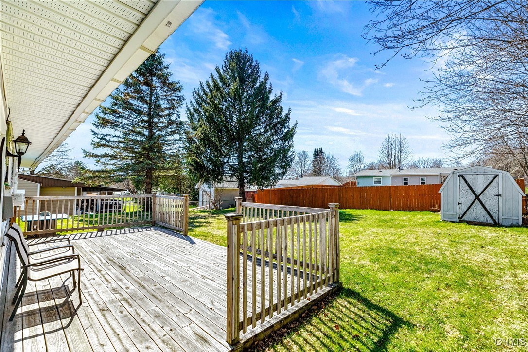 505 Keyes Road Utica, NY 13502 - Photo 5 of 28