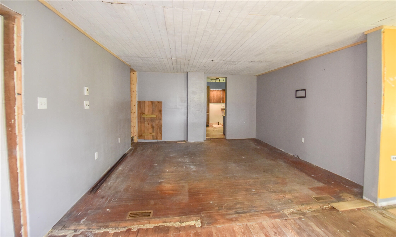 489 North Ray Quincy Road Quincy, MI 49082 - Photo 12 of 30