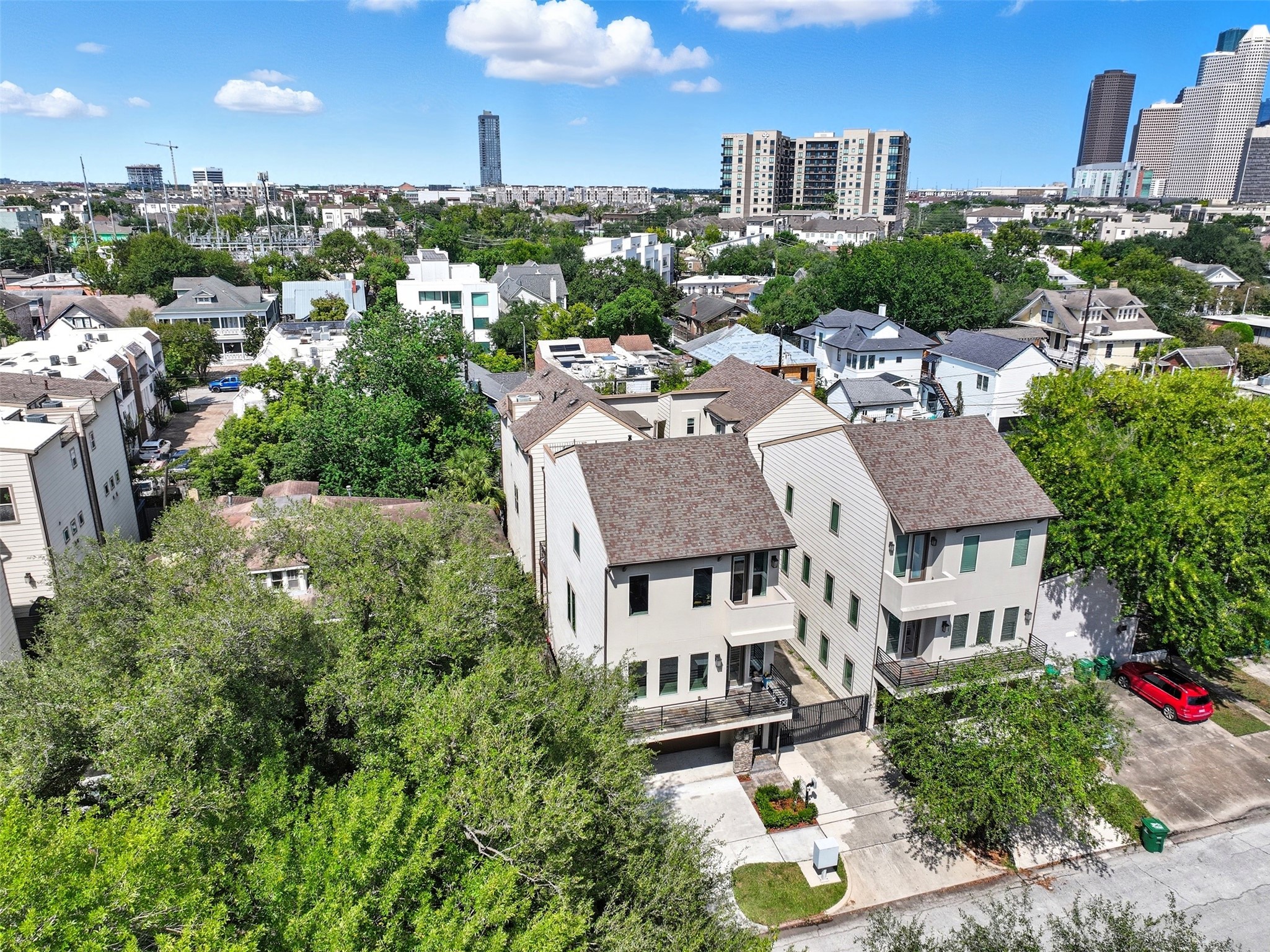 215 Avondale Street Houston, TX 77006 - Photo 38 of 42 a view of a city with tall buildings