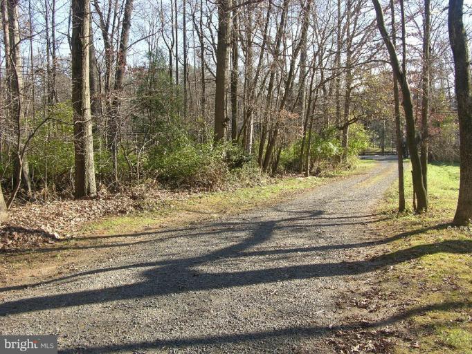 10308 Vale Road Vienna, VA 22181 - Photo 2 of 12 Private Drive from Vale Road