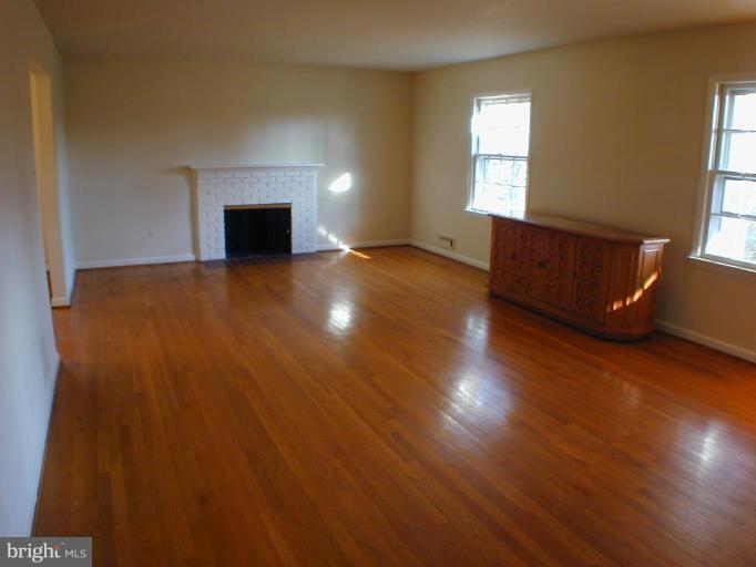 10308 Vale Road Vienna, VA 22181 - Photo 6 of 12 Living Room #2