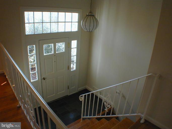 10308 Vale Road Vienna, VA 22181 - Photo 7 of 12 Entrance / Foyer