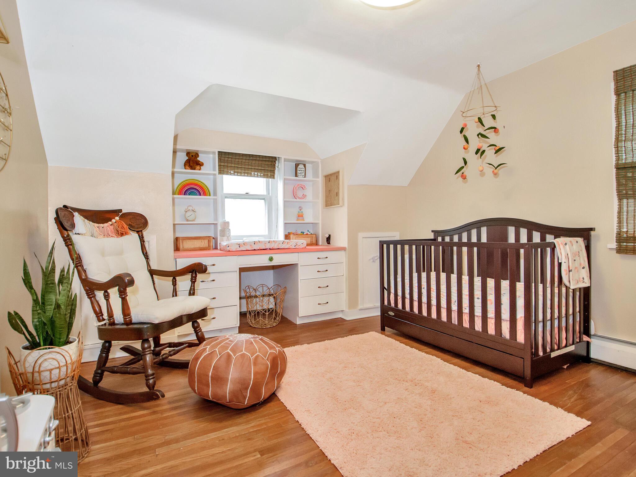 212 Valley View Road Media, PA 19063 - Photo 23 of 28 Bedroom 2 w/cute built in desk