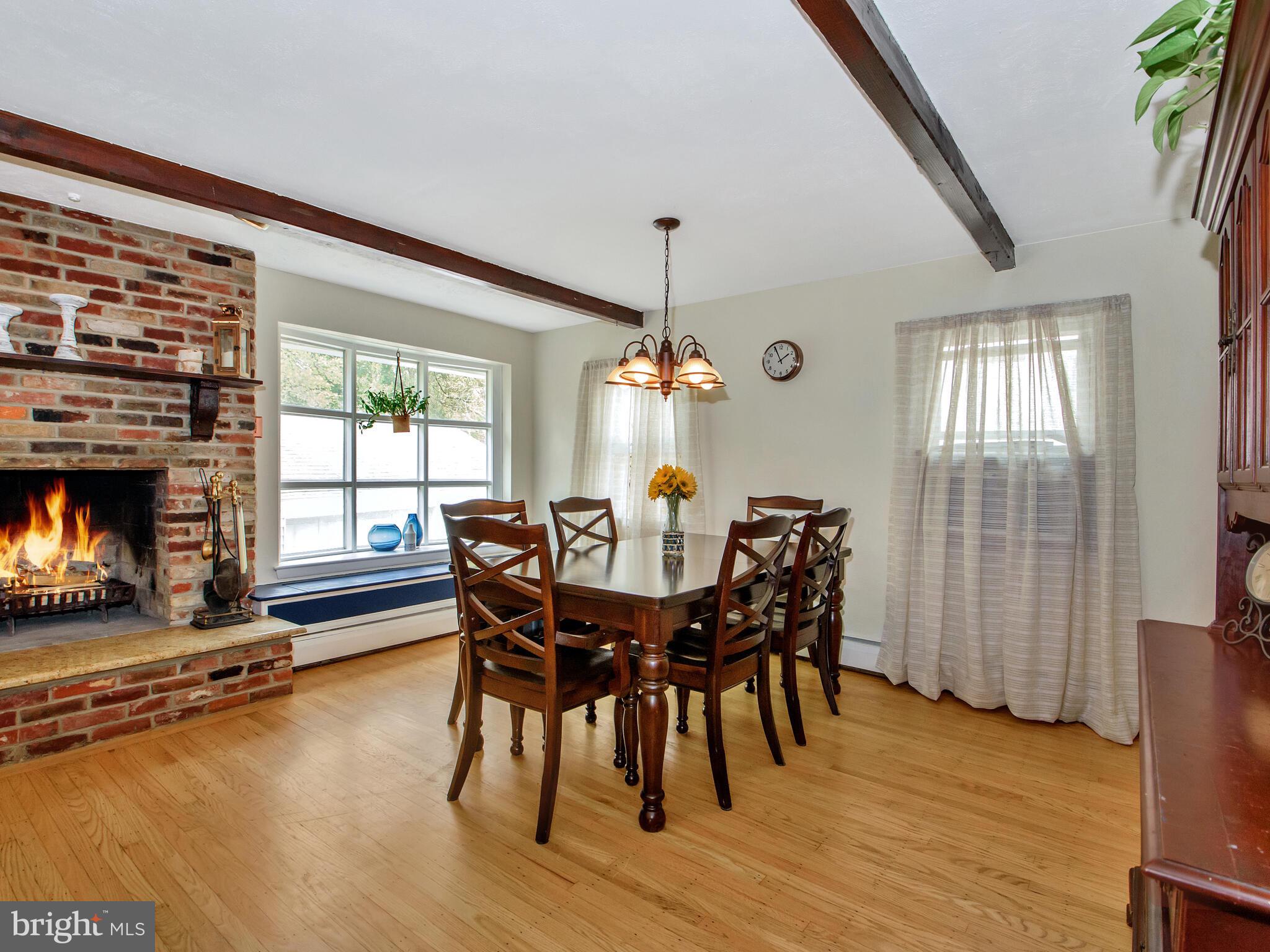 212 Valley View Road Media, PA 19063 - Photo 8 of 28 Dining room w/window seat