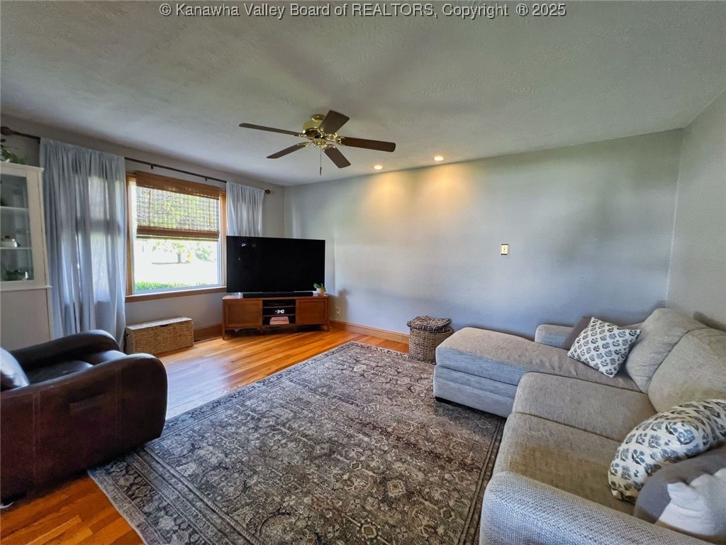 5025 Elk River Road South Elkview, WV 25071 - Photo 8 of 43 Gallery Image 8
