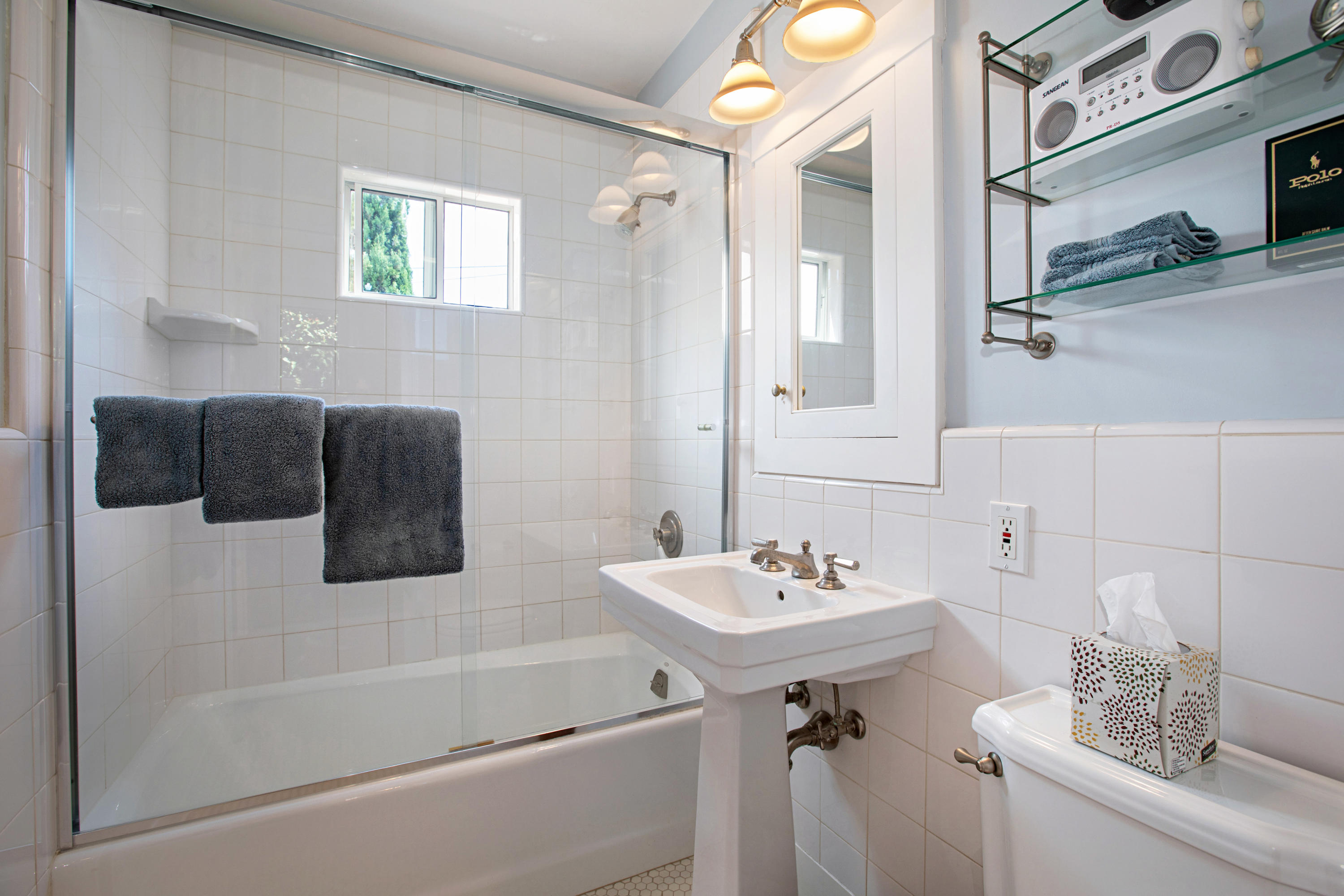 161 Hermosillo Road Montecito, CA 93108 - Photo 17 of 25 Master Bath