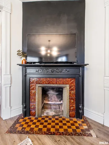 $215,000 | 373 North Cherry Street, Galesburg, IL 61401