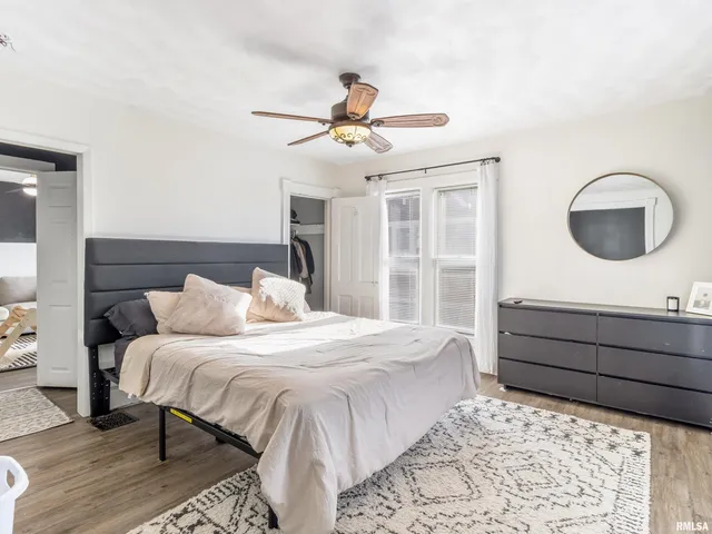 $215,000 | 373 North Cherry Street, Galesburg, IL 61401