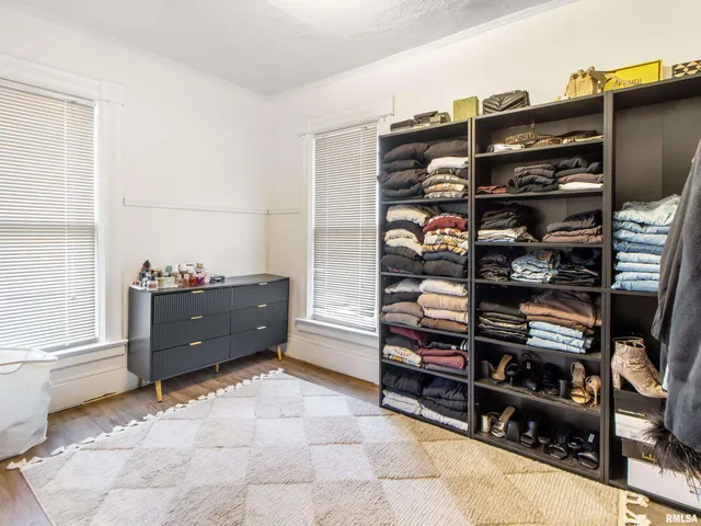 $215,000 | 373 North Cherry Street, Galesburg, IL 61401