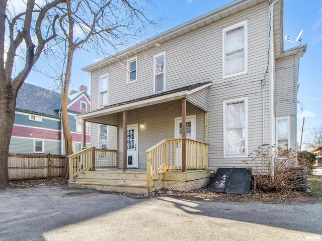$215,000 | 373 North Cherry Street, Galesburg, IL 61401