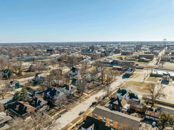$205,000 | 373 North Cherry Street, Galesburg, IL 61401