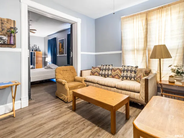 $215,000 | 373 North Cherry Street, Galesburg, IL 61401