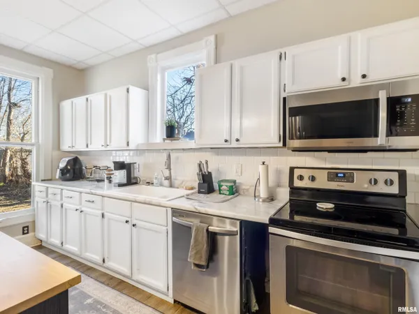$205,000 | 373 North Cherry Street, Galesburg, IL 61401