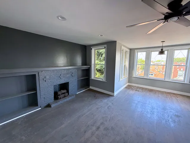 $330,000 | 5551 West Van Buren Street, Chicago, IL 60644