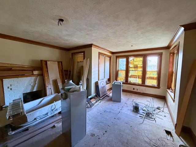 $330,000 | 5551 West Van Buren Street, Chicago, IL 60644