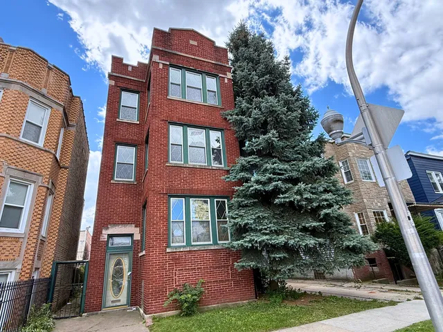 $330,000 | 5551 West Van Buren Street, Chicago, IL 60644