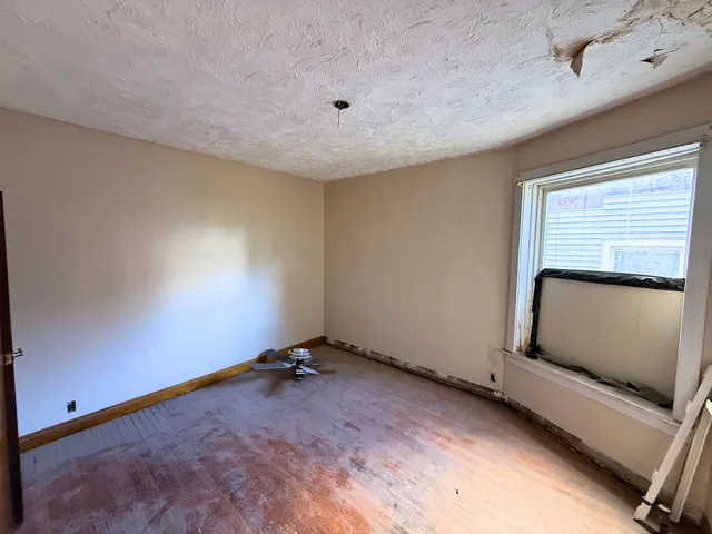 $330,000 | 5551 West Van Buren Street, Chicago, IL 60644