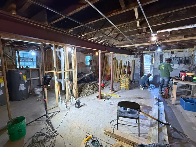 $330,000 | 5551 West Van Buren Street, Chicago, IL 60644