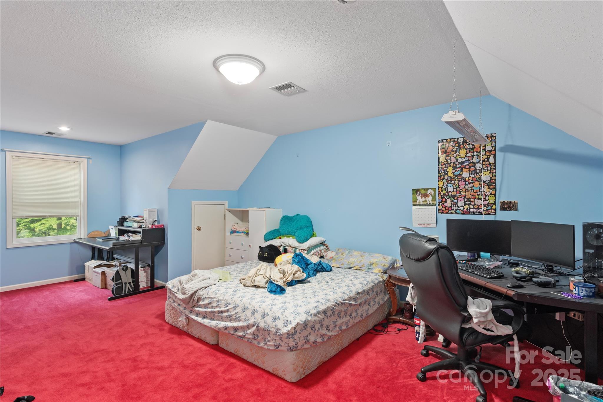 98 Choga Ridge Whittier, NC 28789 - Photo 20 of 28 a living room with furniture and a flat screen tv
