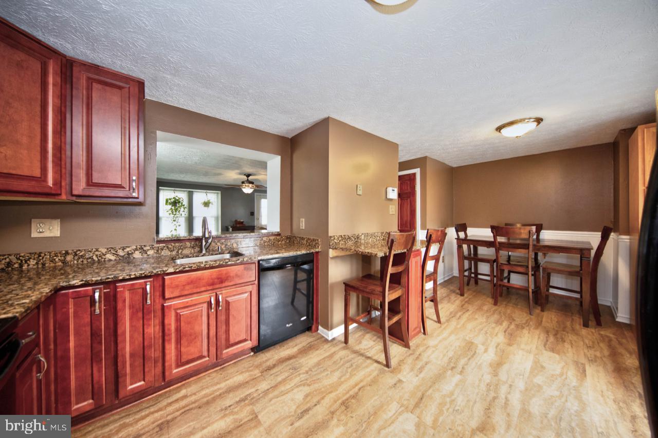 1301 Acorn Ridge Court Edgewood, MD 21040 - Photo 6 of 27 Updated kitchen w/granite counters & new appliance