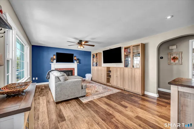 $349,900 | 104 Boston Road, Middletown, CT 06457