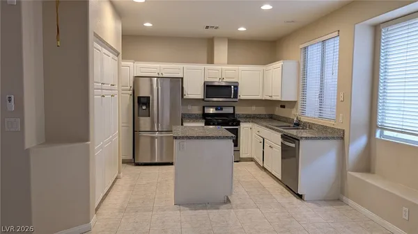$2,300 | 8130 Shellstone Avenue, Las Vegas, NV 89117