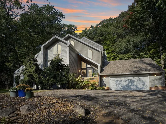 $3,495 | 13900 Hill Ridge Drive, Hopkins, MN 55305