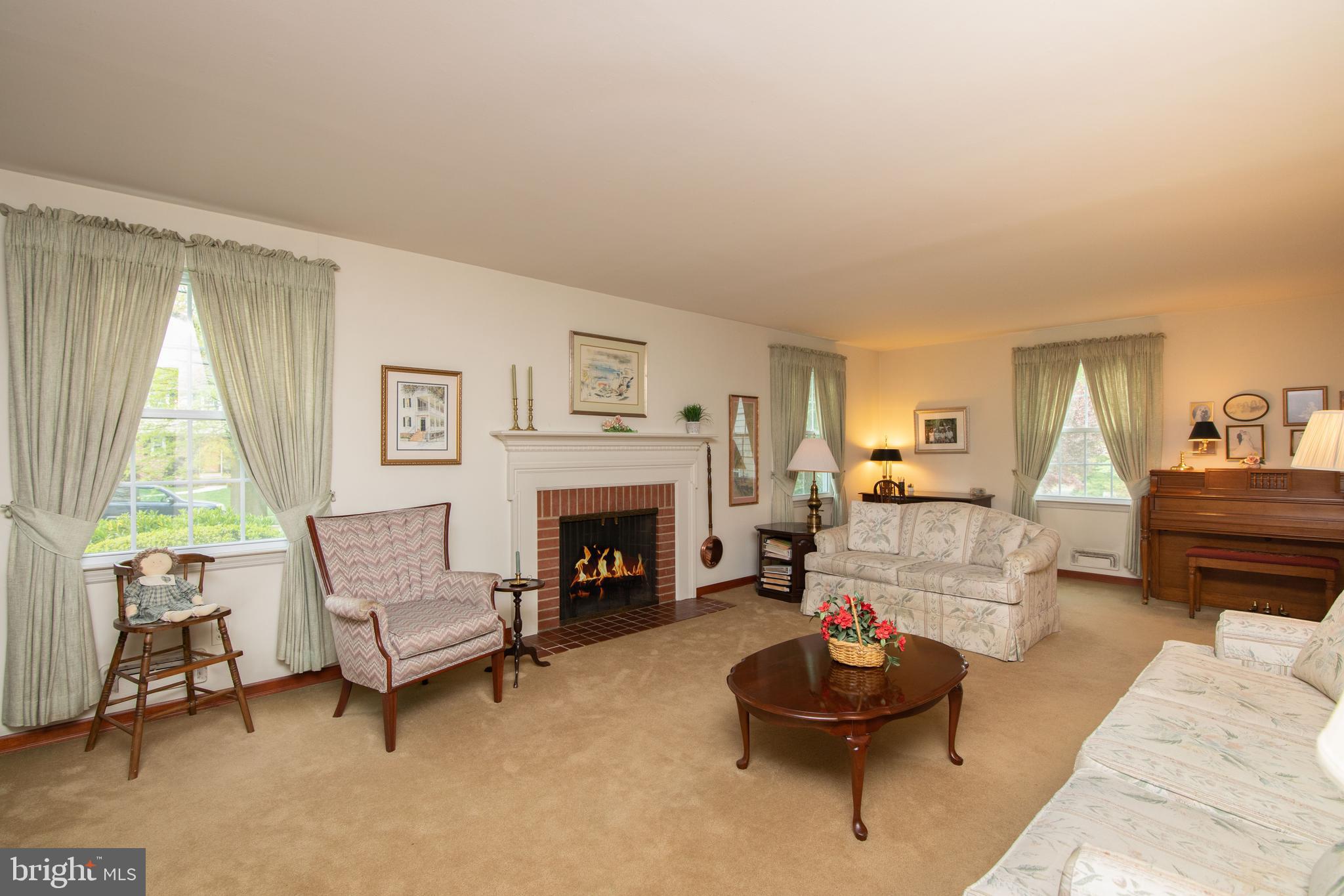 108 Rockingham Road Cherry Hill, NJ 08034 - Photo 4 of 30 Living Room