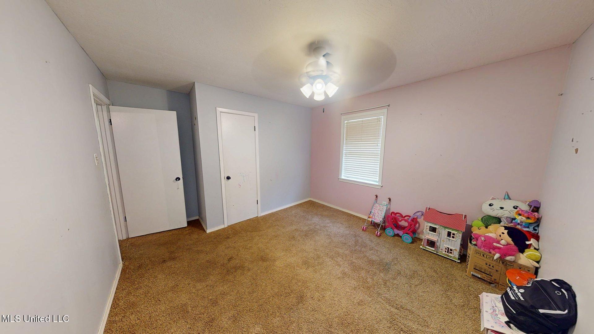 6400 Hans Road Moss Point, MS 39562 - Photo 16 of 26 6400-Hans-Rd-06032025_194438