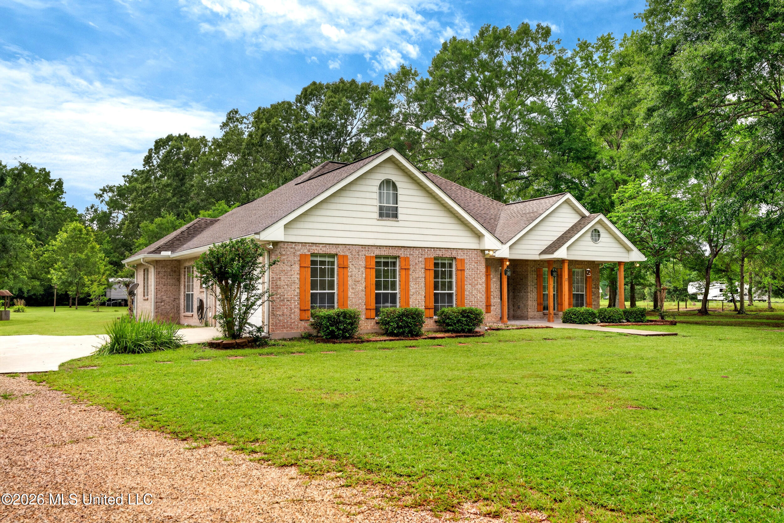 17 JM Carnell Road Poplarville, MS 39470 - Photo 4 of 65 4_04_front