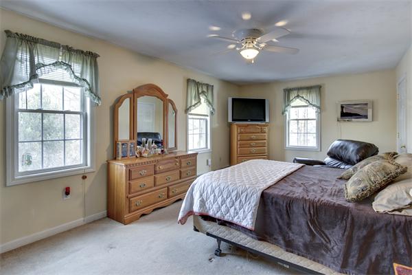 105 Indian Run Road Bellingham, MA 02019 - Photo 14 of 18