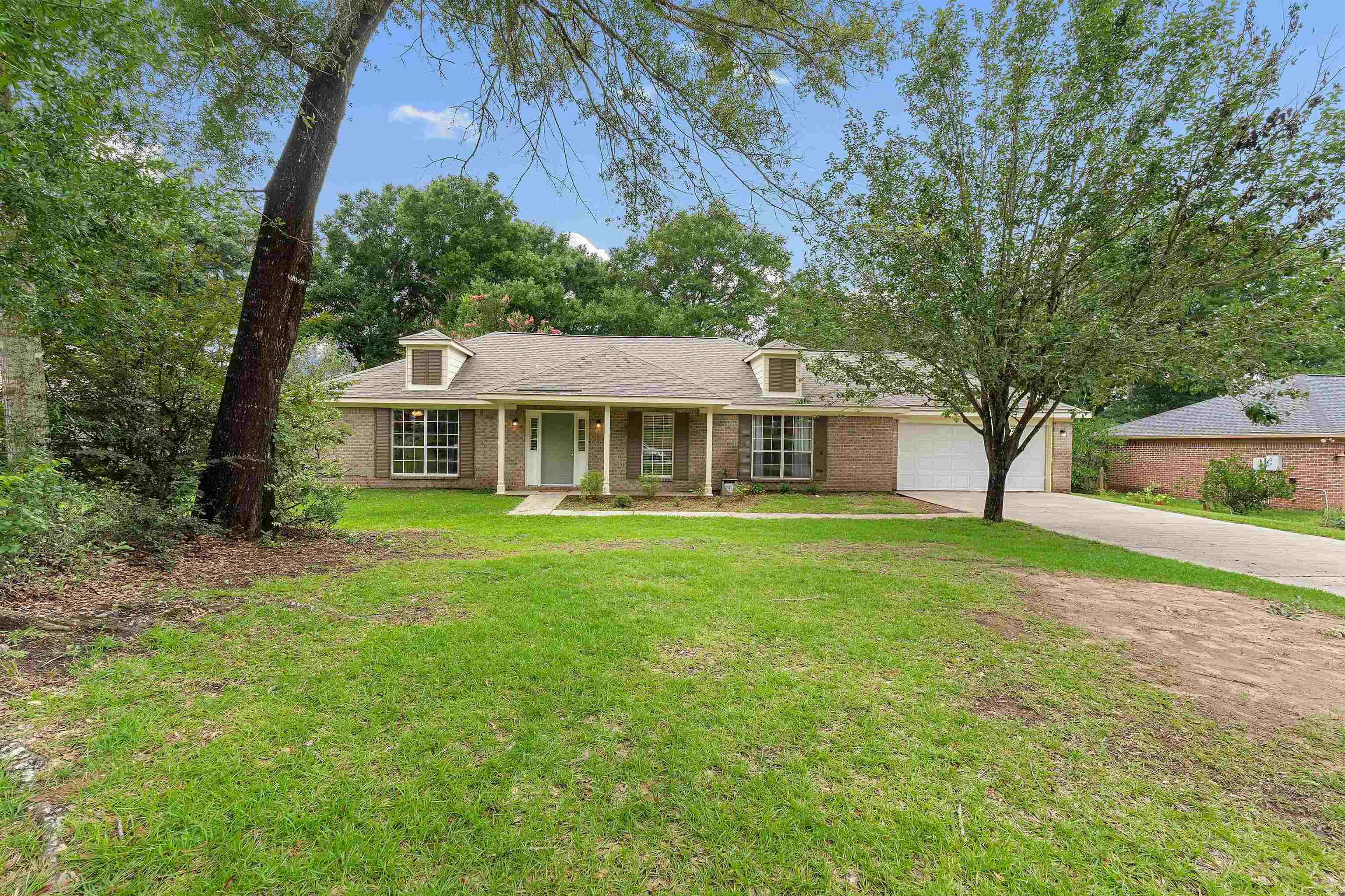 164 Robbins Boulevard Daphne, AL 36526 - Photo 2 of 28 FrontOfStructure