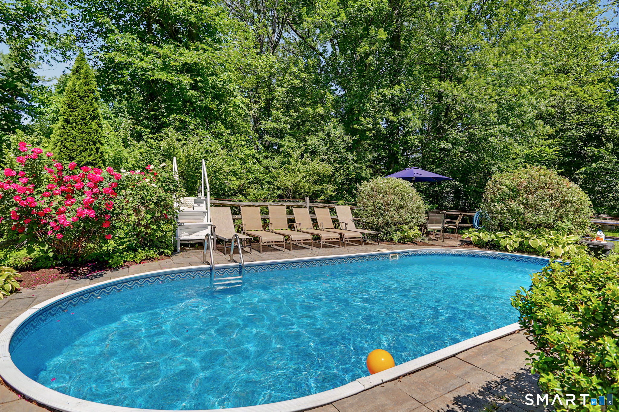14 Peters Road Trumbull, CT 06611 - Photo 36 of 40 Inground pool