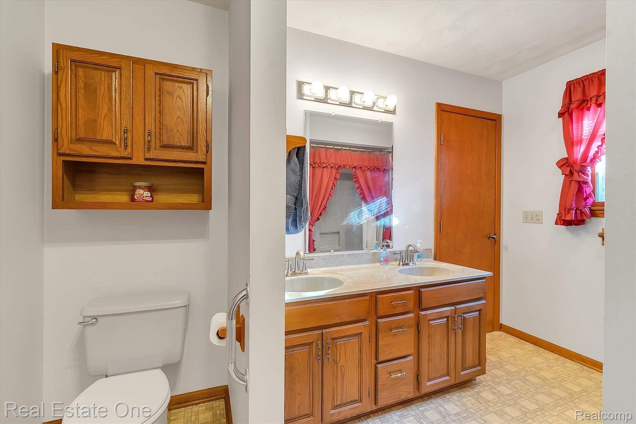 4522 Stow Road Fowlerville, MI 48836 - Photo 19 of 30 20-4522-Stow-Rd-Fowlerville-WindowStill-Real-Estate-Photography-20.jpg